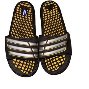 Unisex Adidas slides